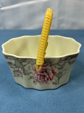 Russ White Ceramic Basket with Yellow Handle
